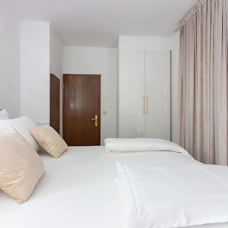 Golden Apartament *
